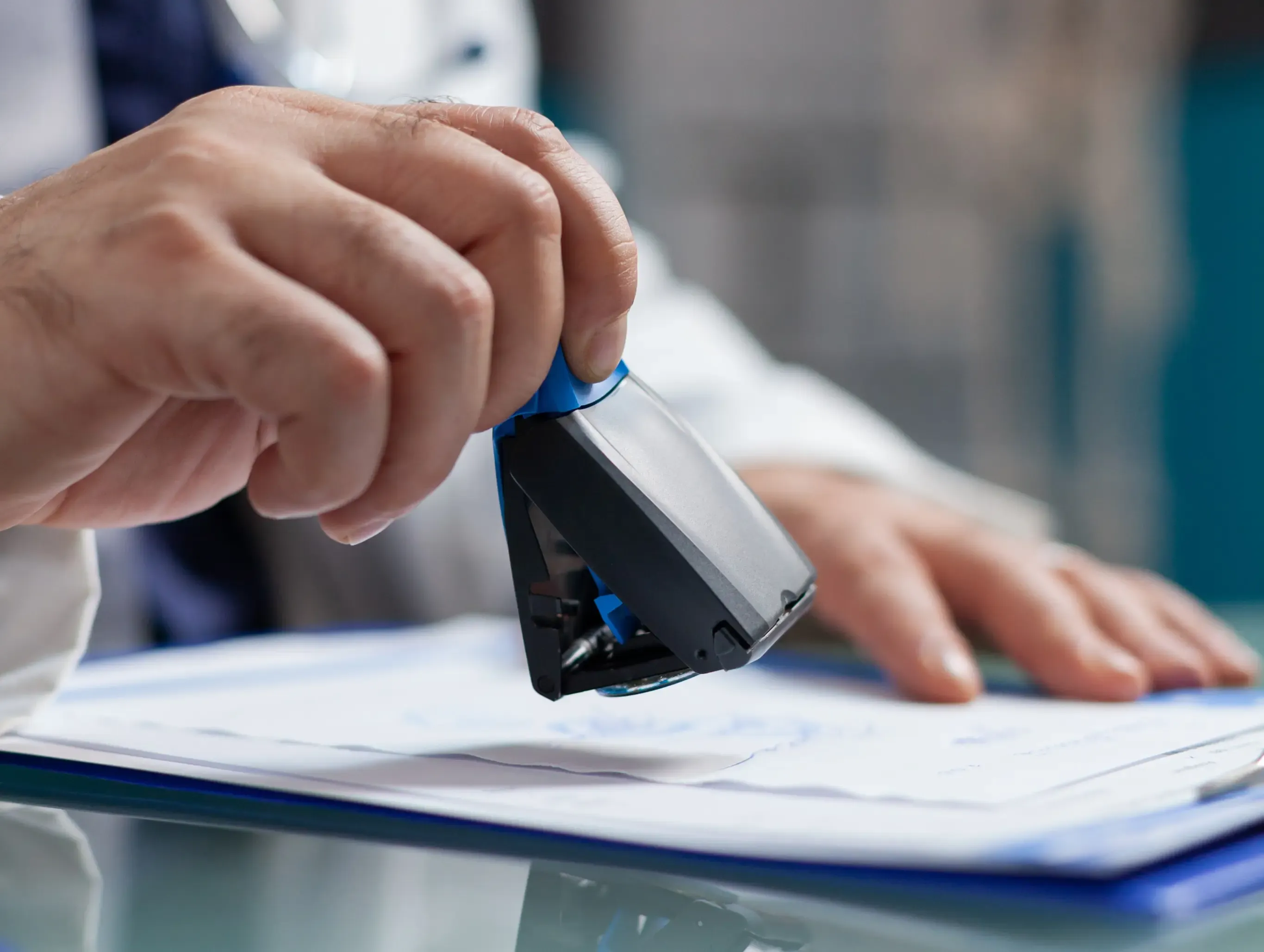 Patient meeting with a board-certified physician for a Florida medical marijuana evaluation in Jacksonville, FL