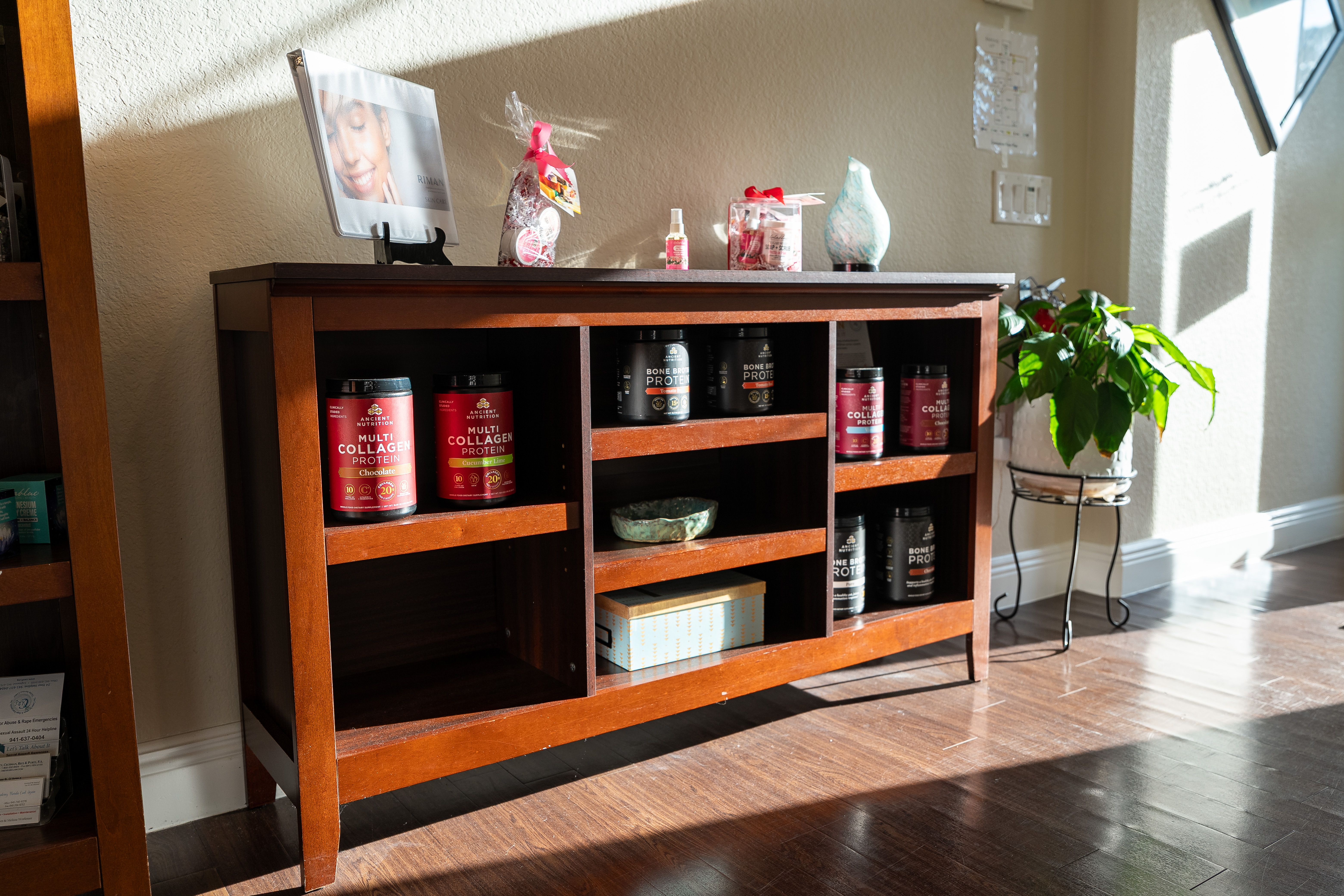 Abstract soft gradient background representing metabolic wellness and detoxification