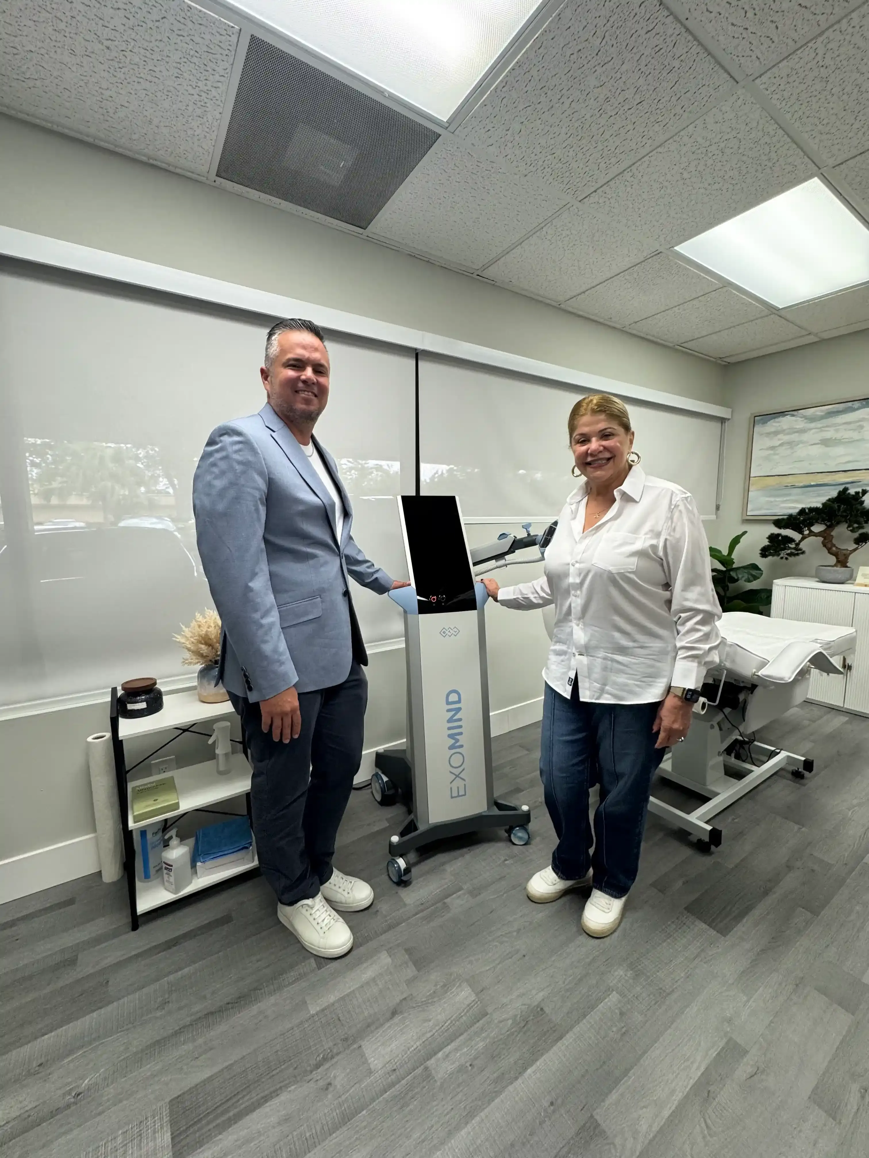 Dr. Roberto Carmona at R&C Psychiatry Pembroke Pines office