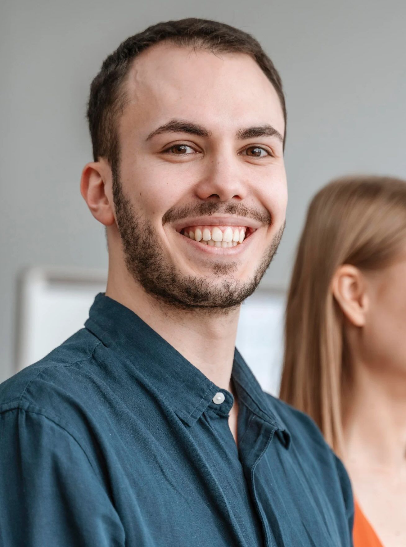 Safe and supervised whole body vibration therapy session