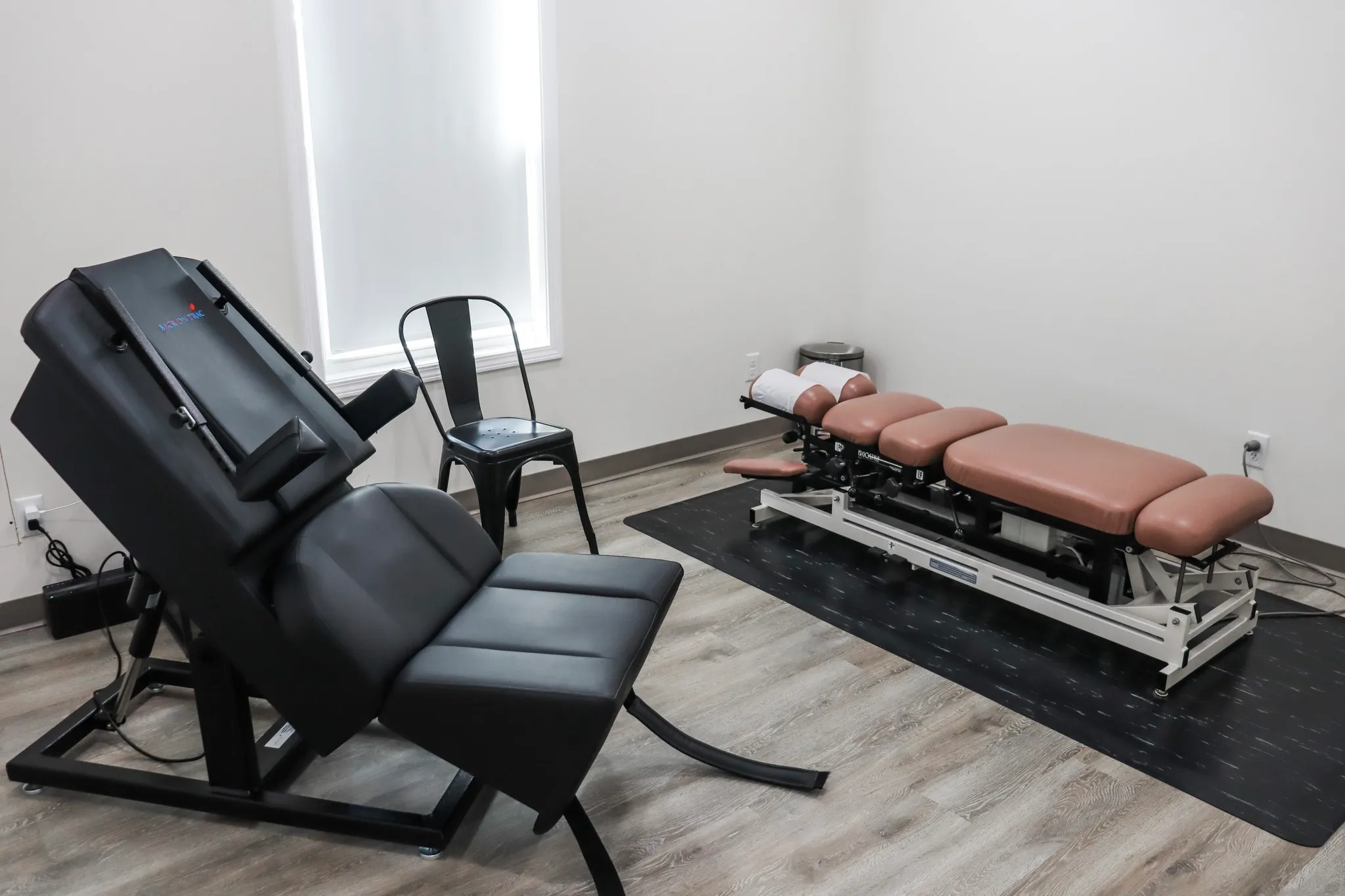 Back on Trac spinal decompression system treating sciatica at Roots Chiropractic