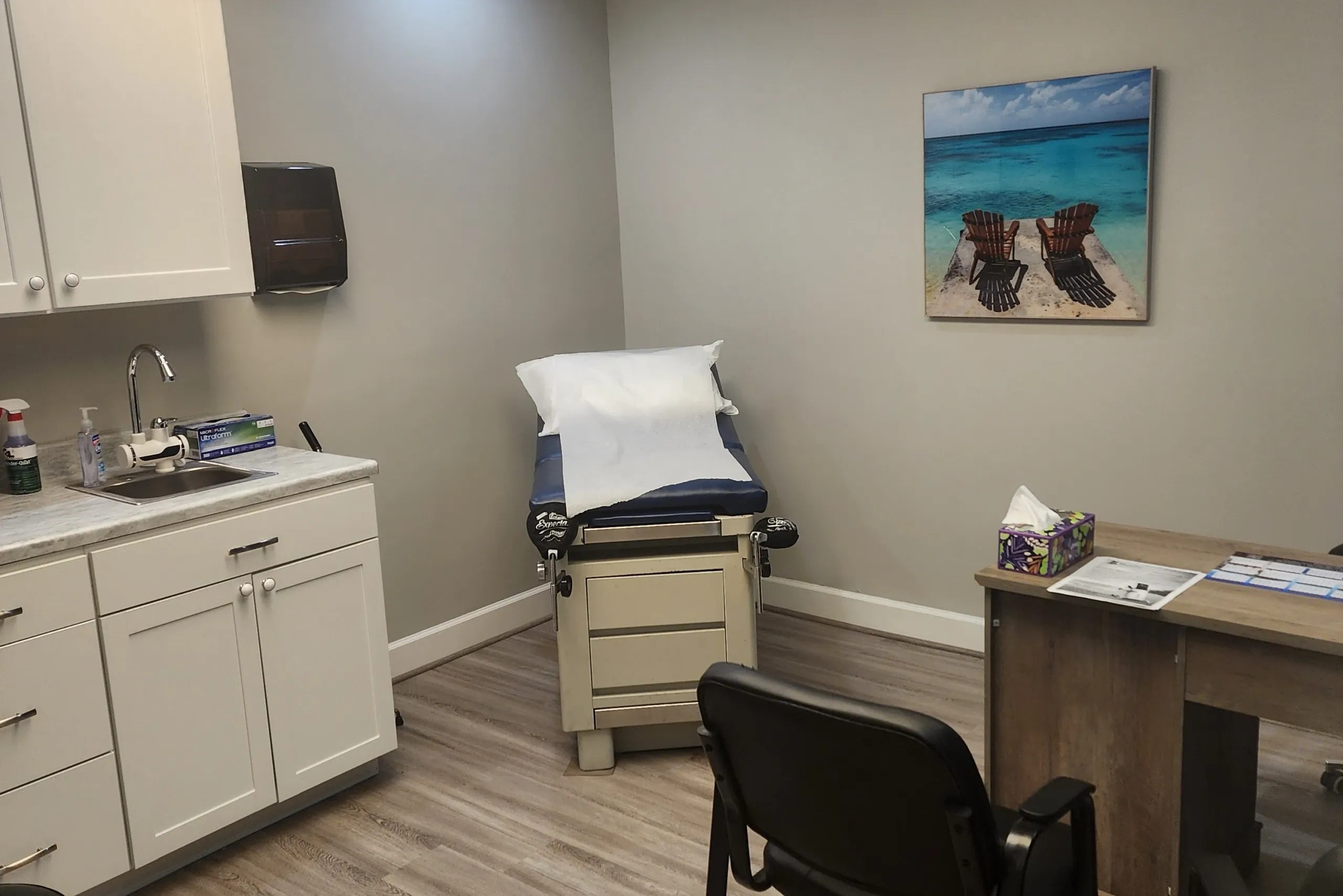Paradise Family Healthcare office exterior 229 Nokomis Ave Venice FL