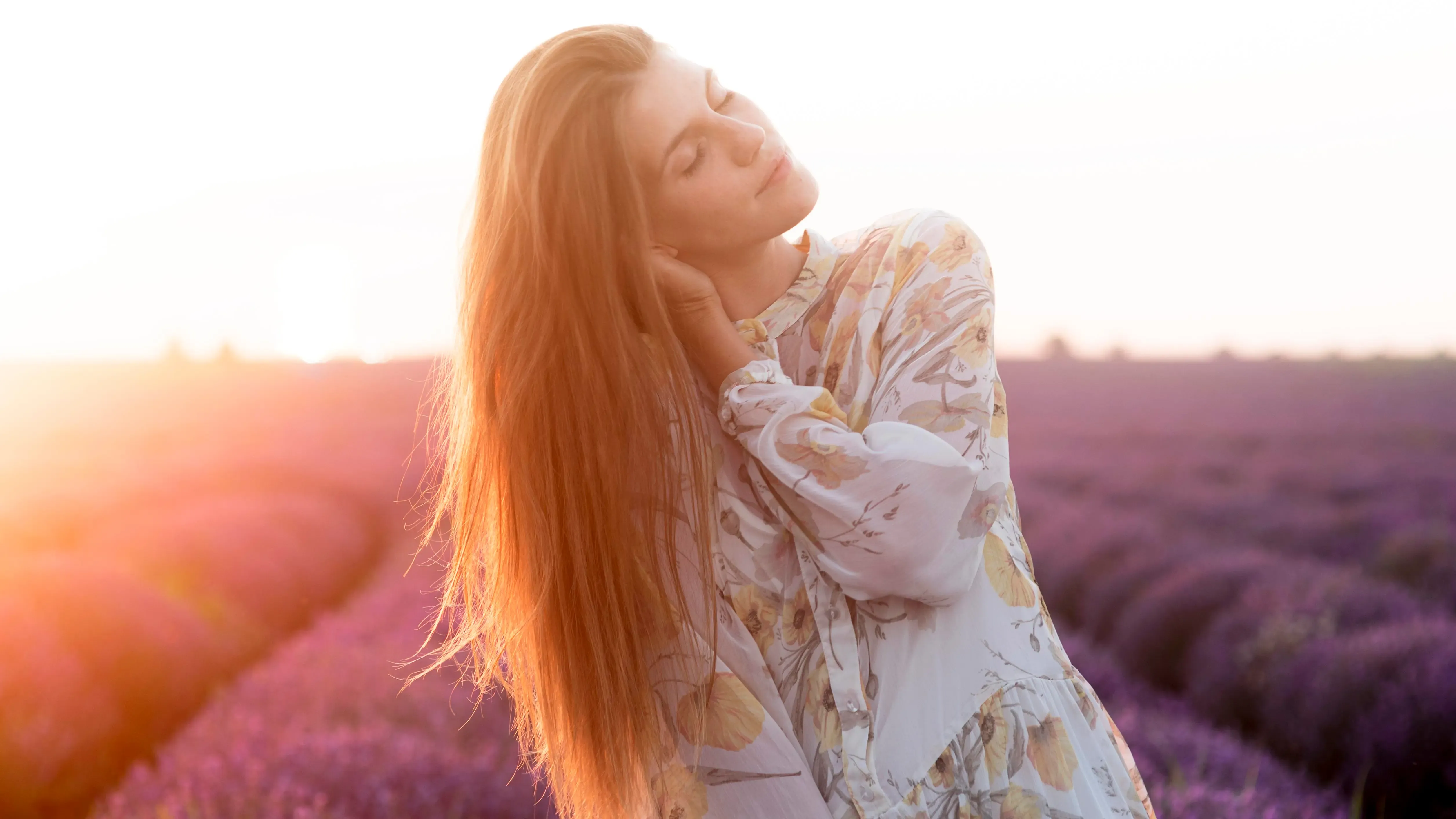 Soft abstract background representing hormonal balance and renewed vitality at RegalMed Clinic