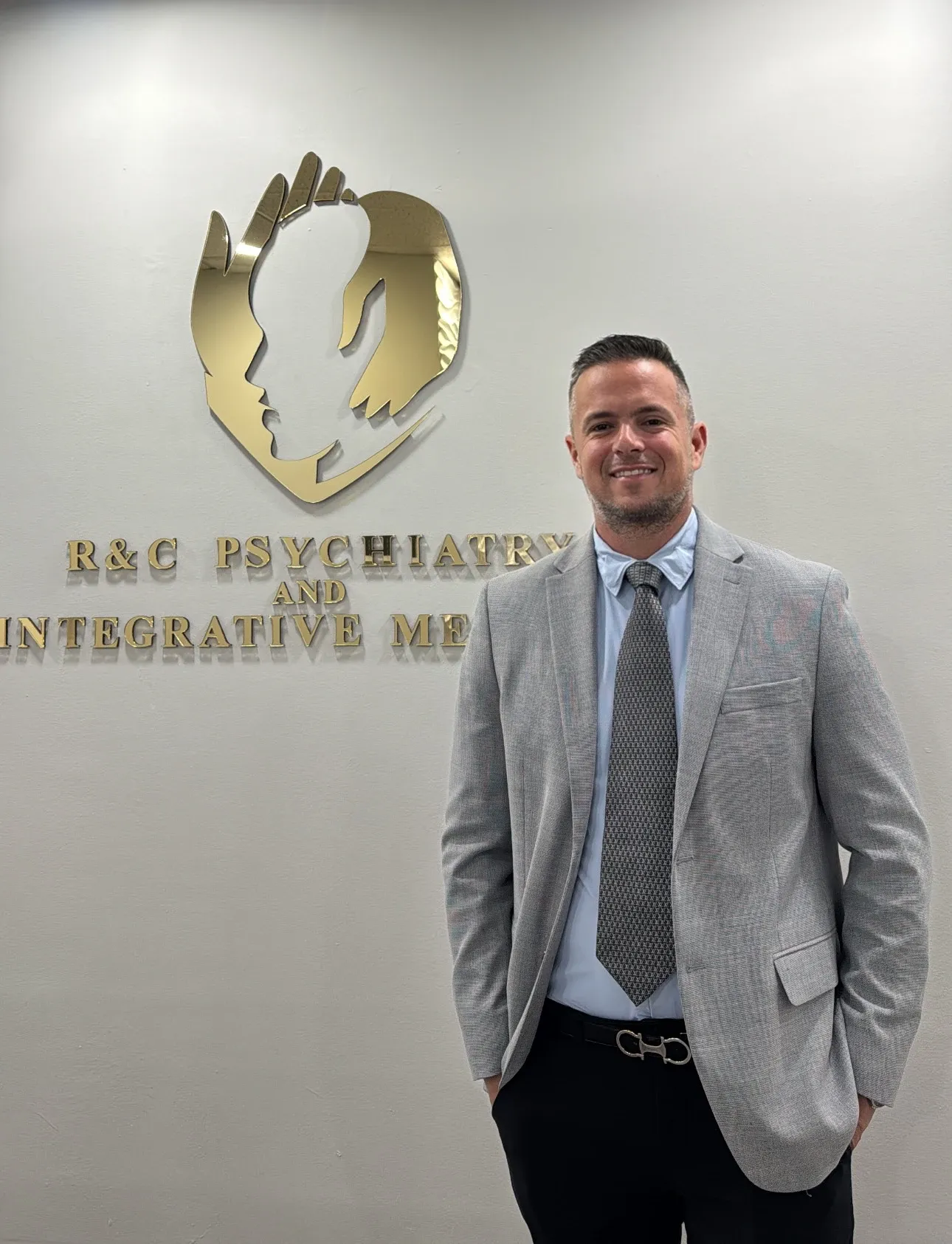 Dr. Roberto Carmona DNP PMHNP-BC at R&C Psychiatry in Pembroke Pines FL