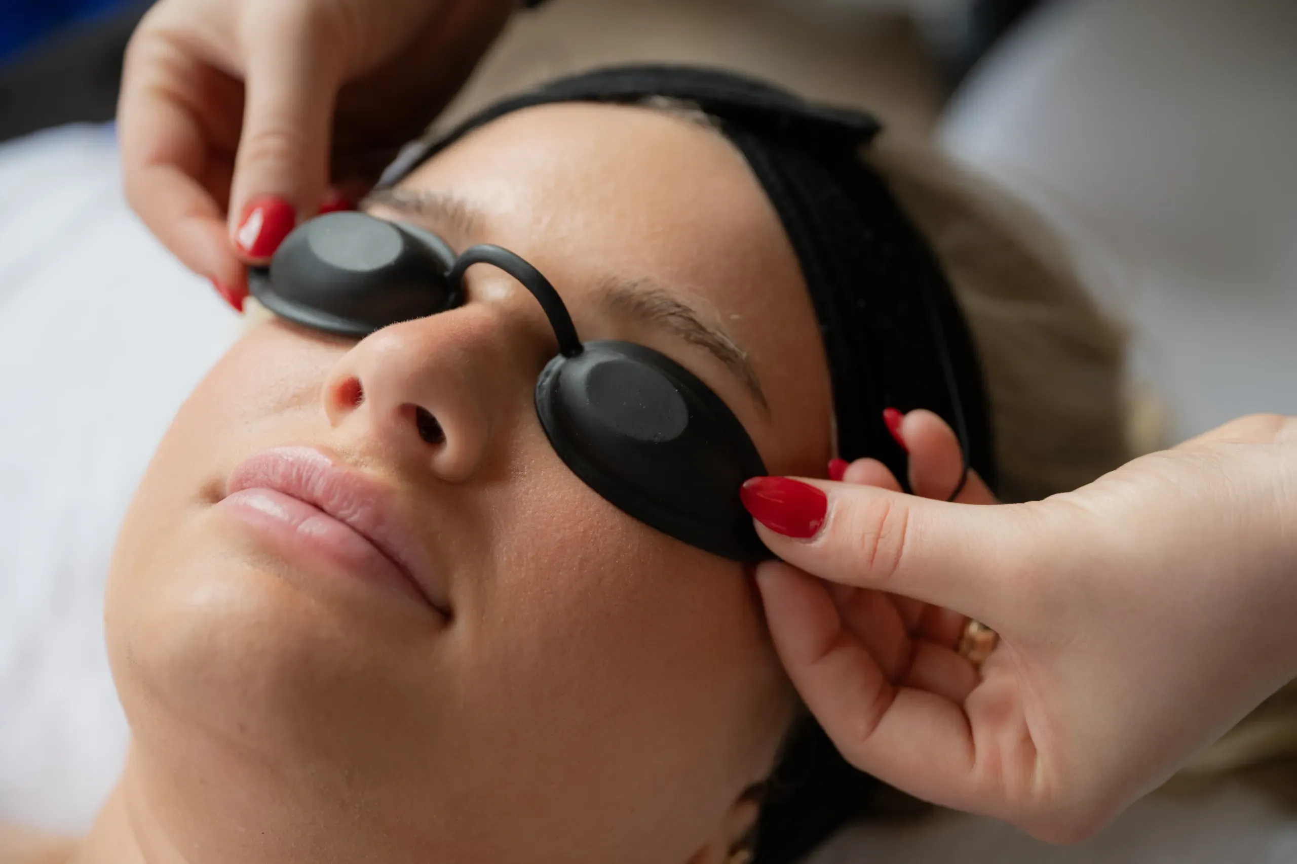 How Red Light Therapy Supports Skin, Pain and Recovery