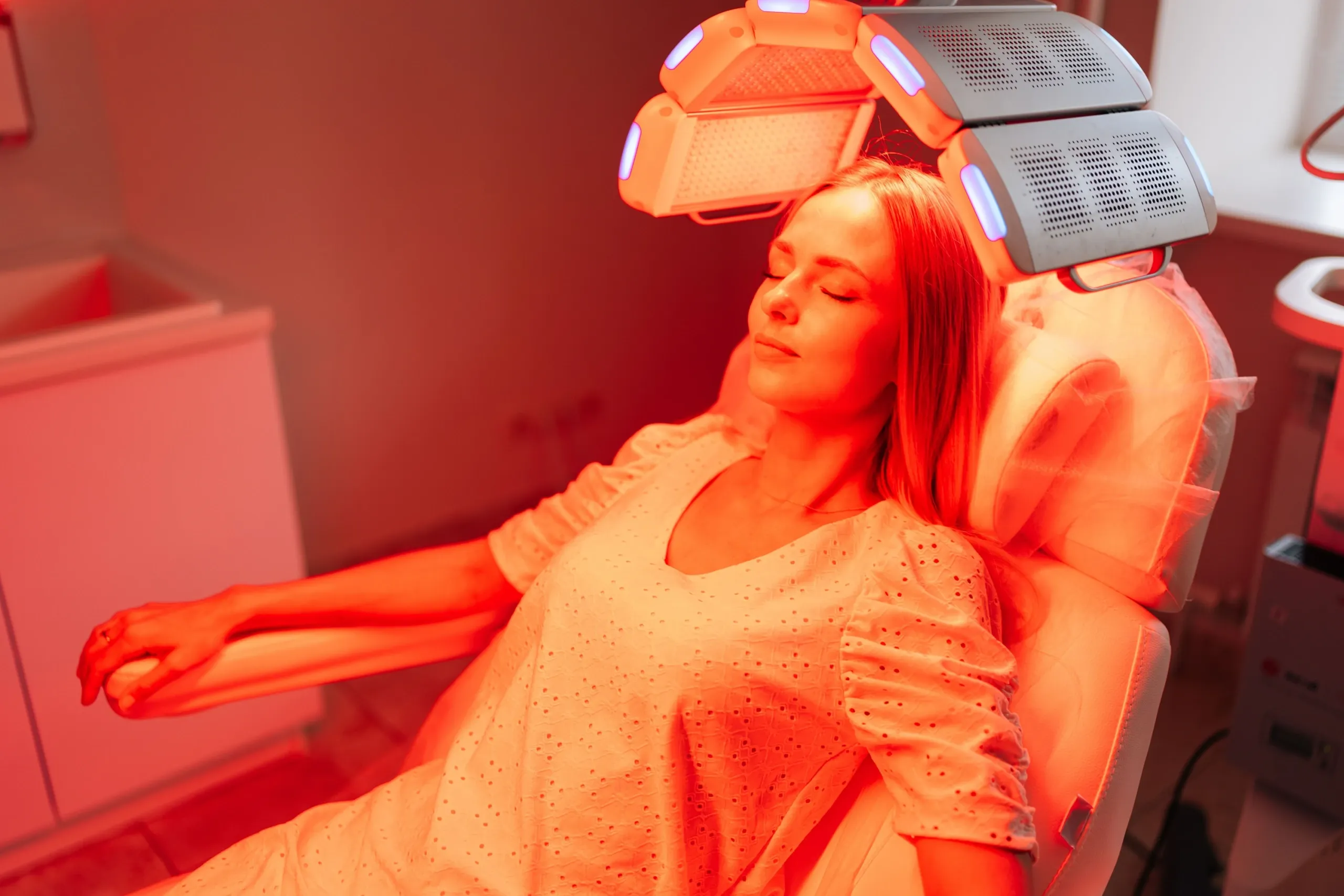 Red Light Therapy for Hair Loss: Science, Benefits, and What to Expect