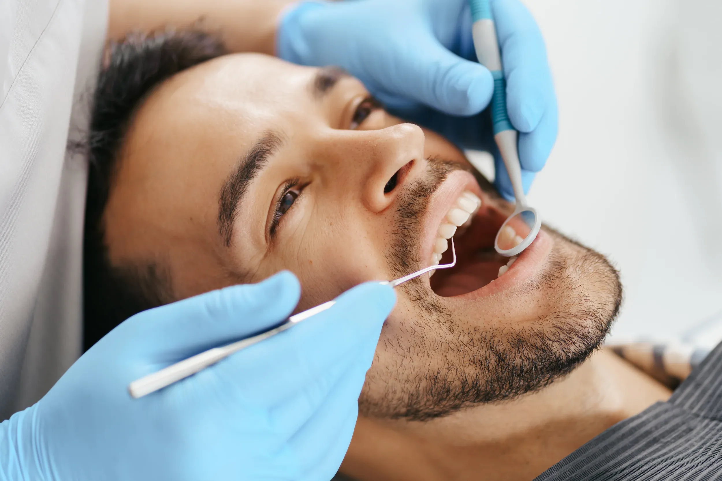 Abstract soft gradient background representing periodontal health and healing
