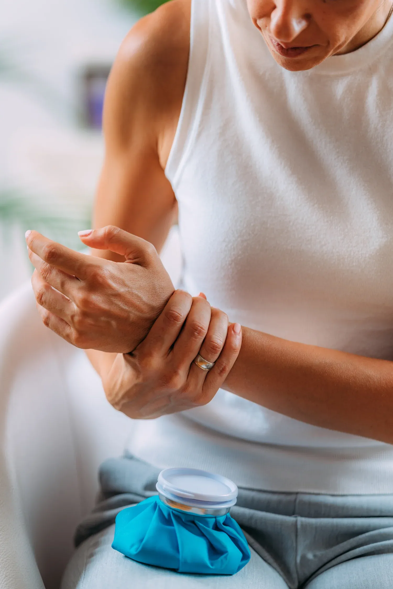 Diagram showing spinal nerve exit points and compression at Bensa Chiropractic and Wellness