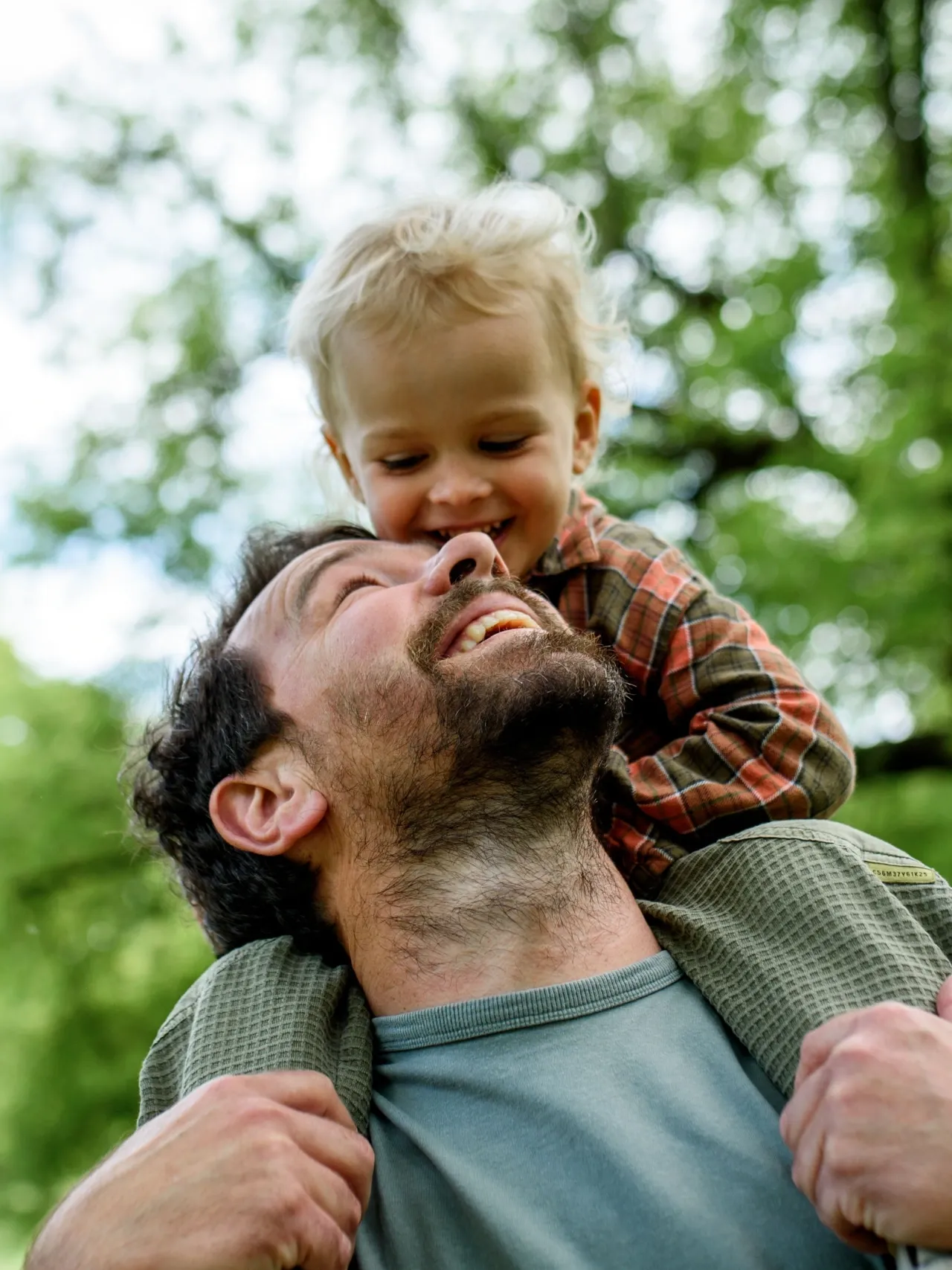 Bradenton FL patient unboxing Zinzino BalanceOil and ZinoBiotic supplements at Bensa Chiropractic